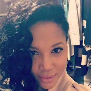 Meet your Posher, Ebonie